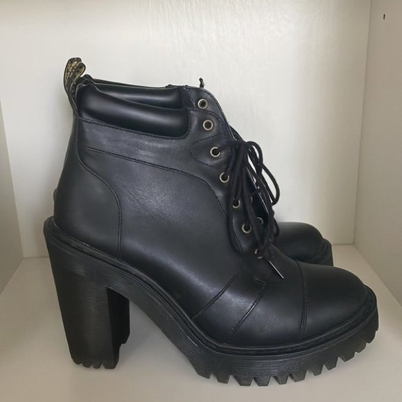 Dr. Martens Averil Leather Heeled Padded Lace Up Combat Lug Sole Ankle Boots - Picture 6 of 9